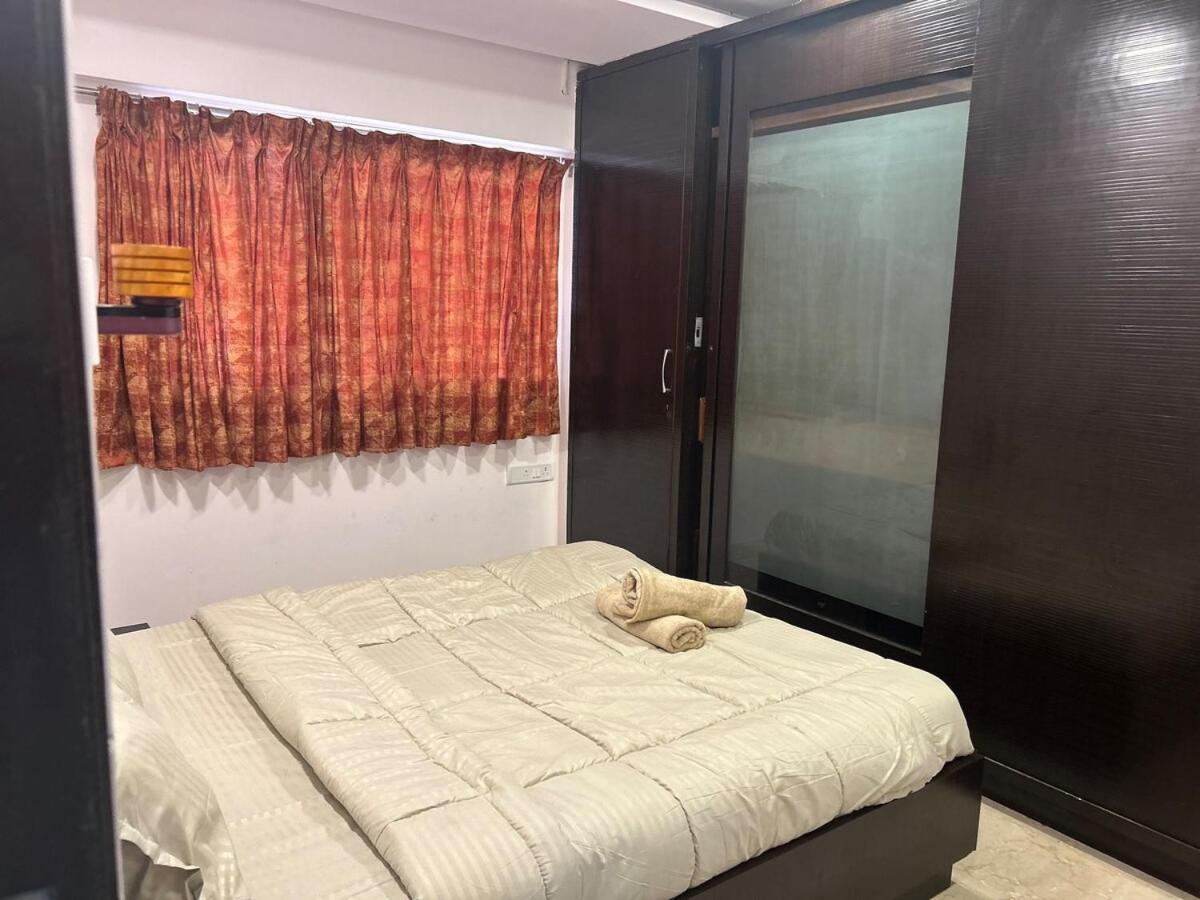 Apartament With A Private Deck Bombaj