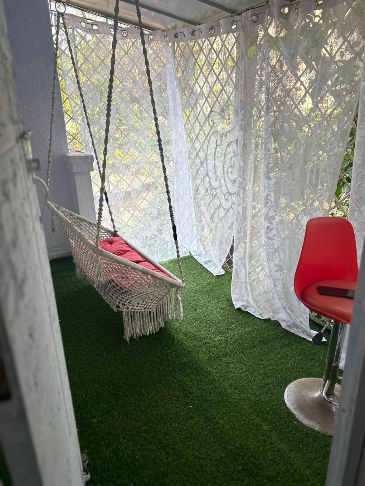 With A Private Deck Apartament Bombaj